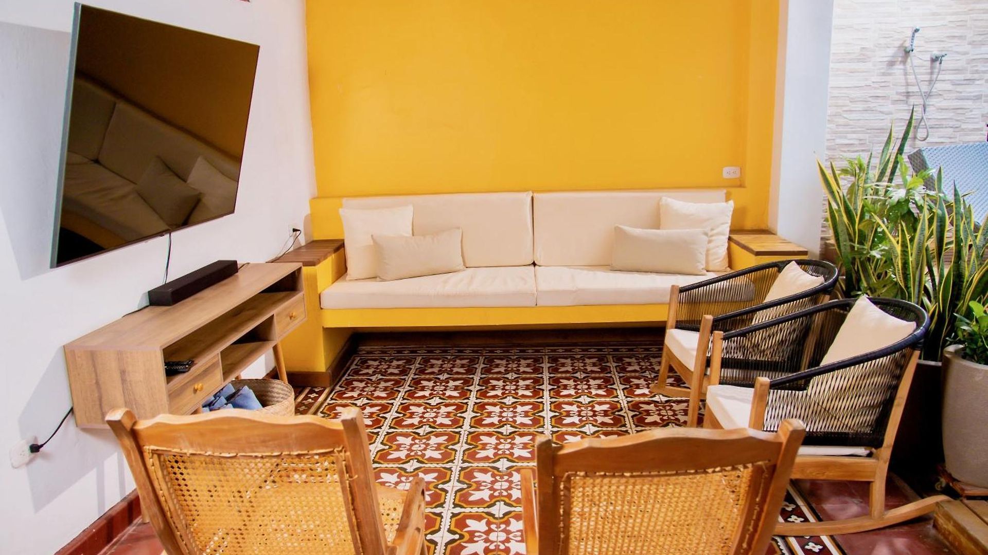 Casa Martha Getsemani By Zakher Cartagena